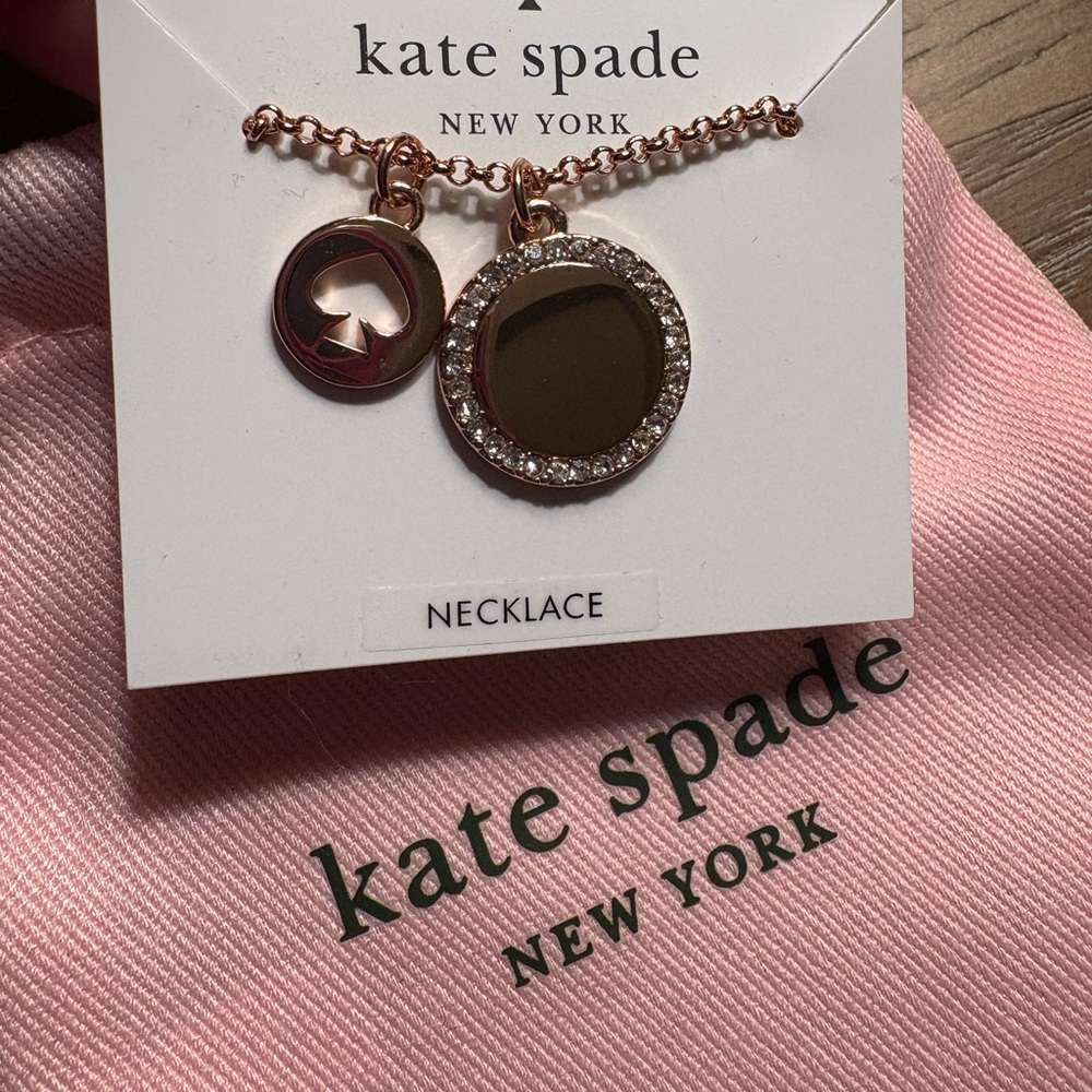 NWT KATE SPADE “Spot the Spade” Rose Gold Necklace